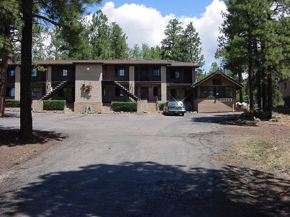 Motel In The Pines Munds Park Exterior photo